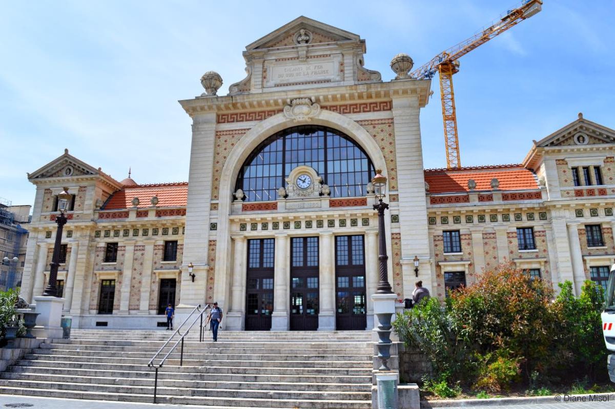 train-station-nice-france-travelfooddrink