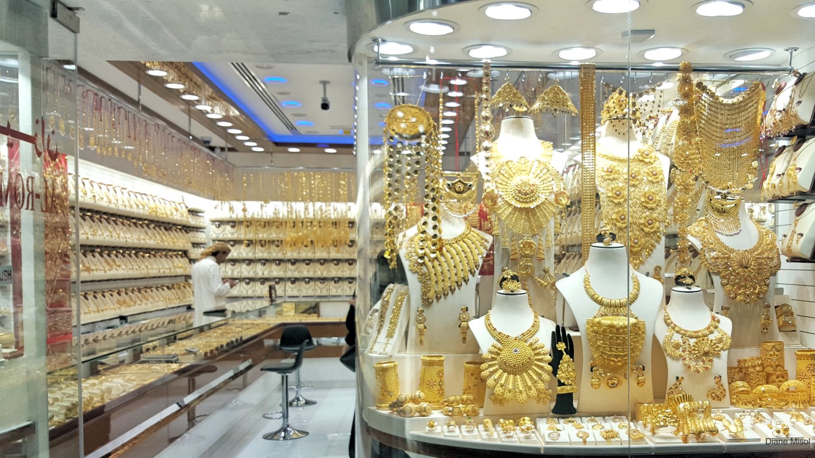 Endless Gold Souk Dubai | TravelFoodDrink.com