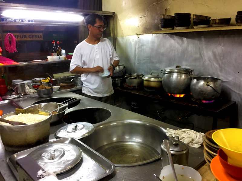 Kitchen in Kedai Makanan Lim Kee Restaurant - Kuala Lumpur